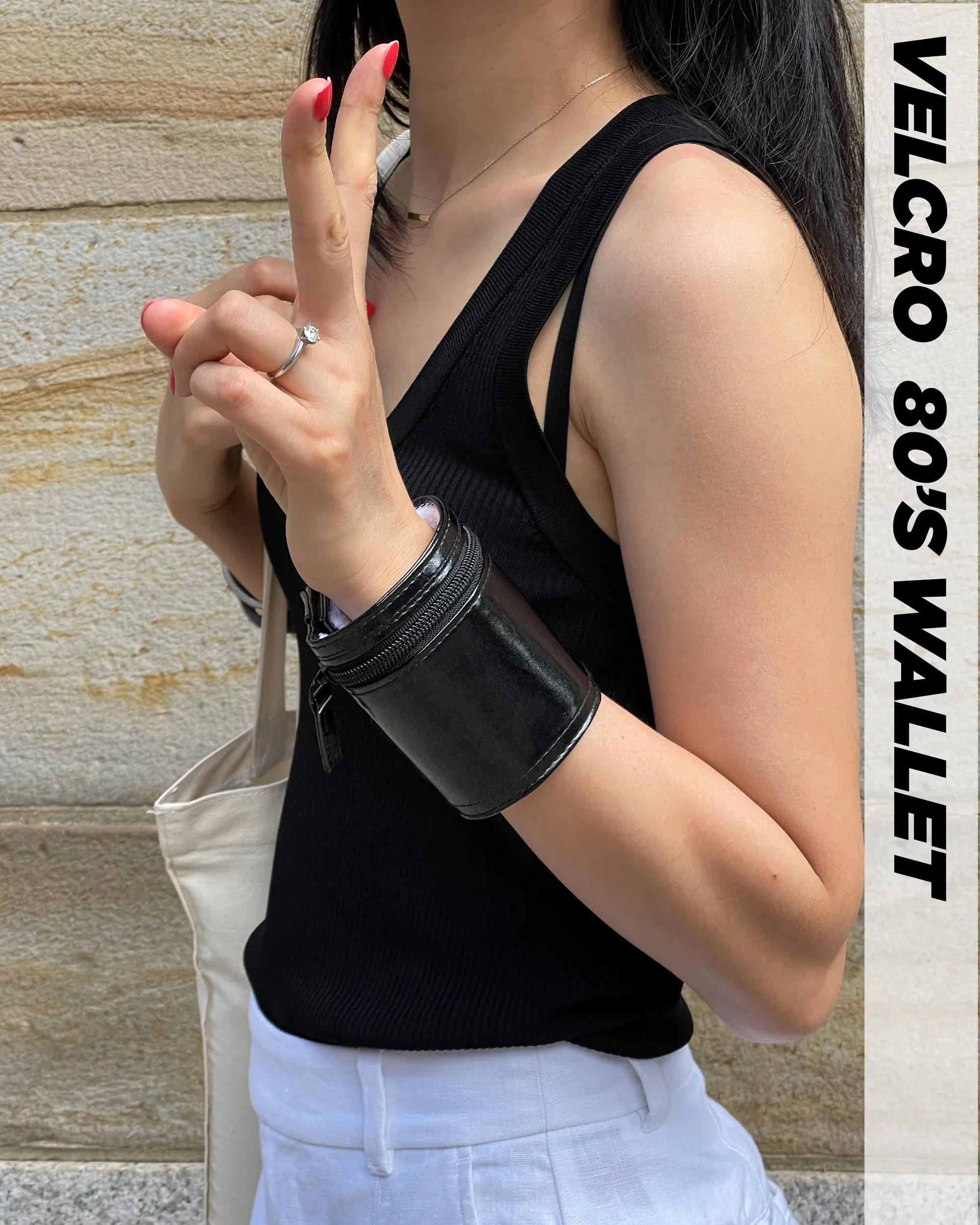 80's Wrist Wallet | Metallic Black