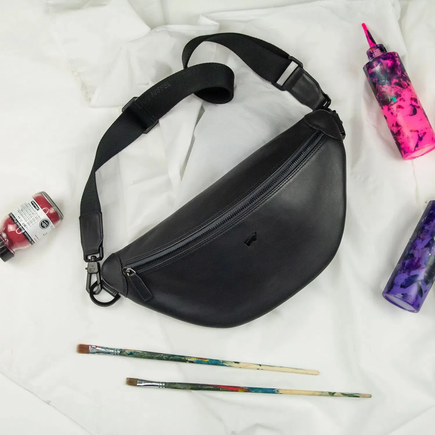 BB Art Edition No.1 Cross Body Bag anthrazit