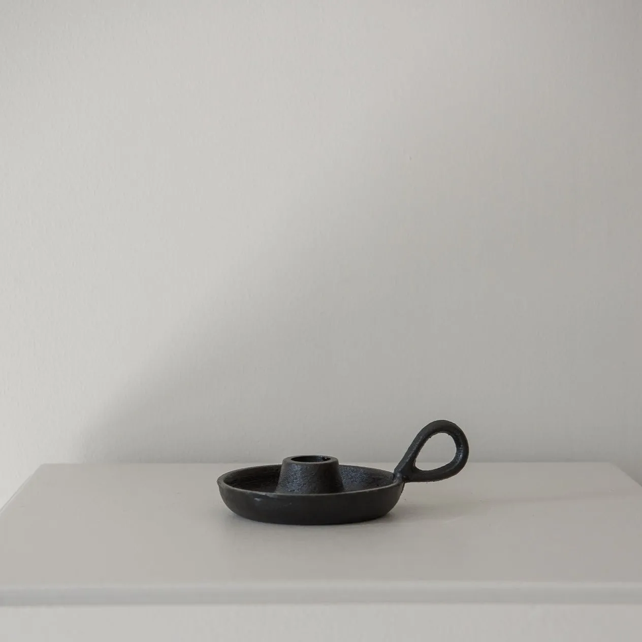 BLACK CANDLE HOLDER