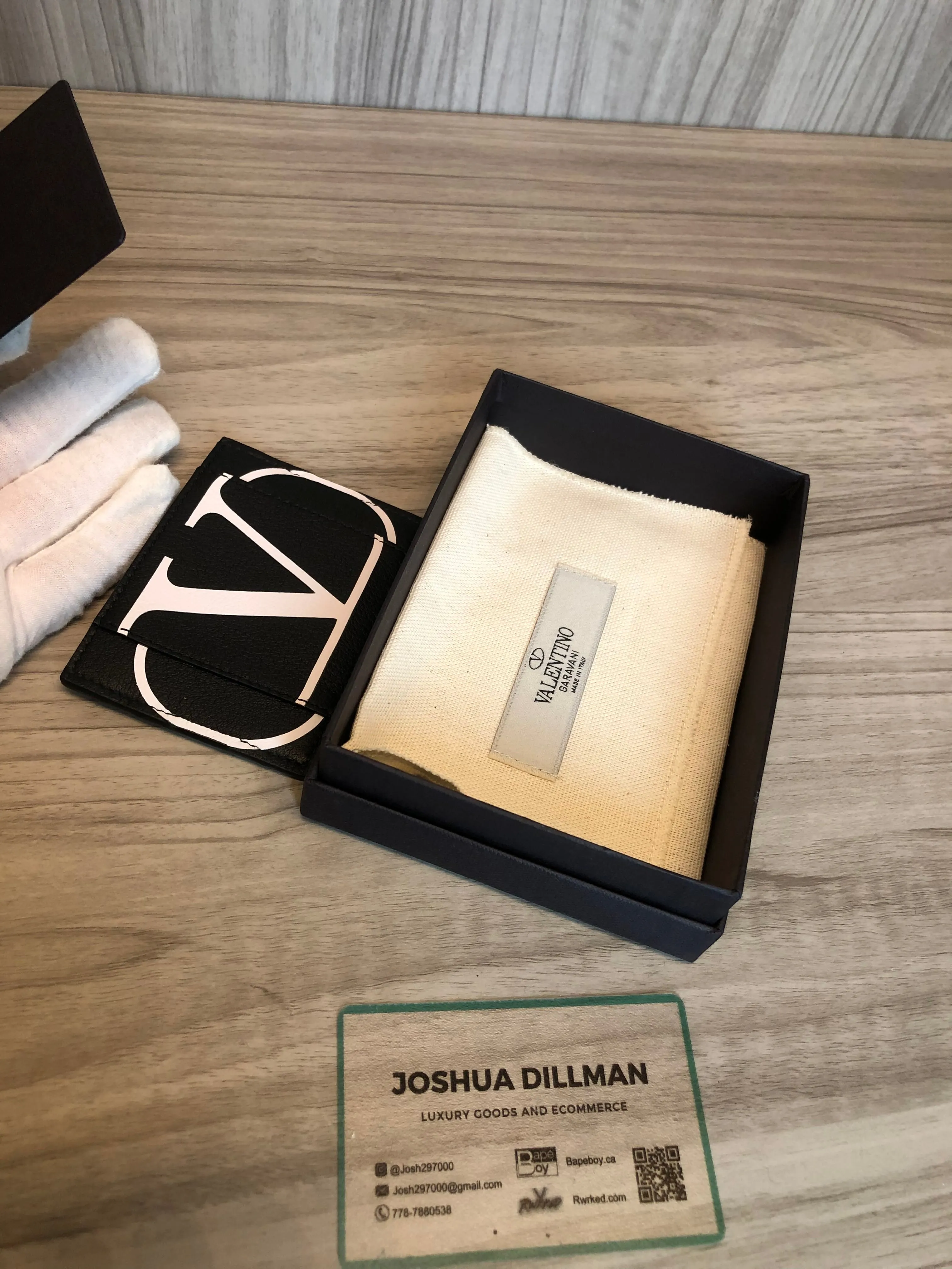 Valentino wallet