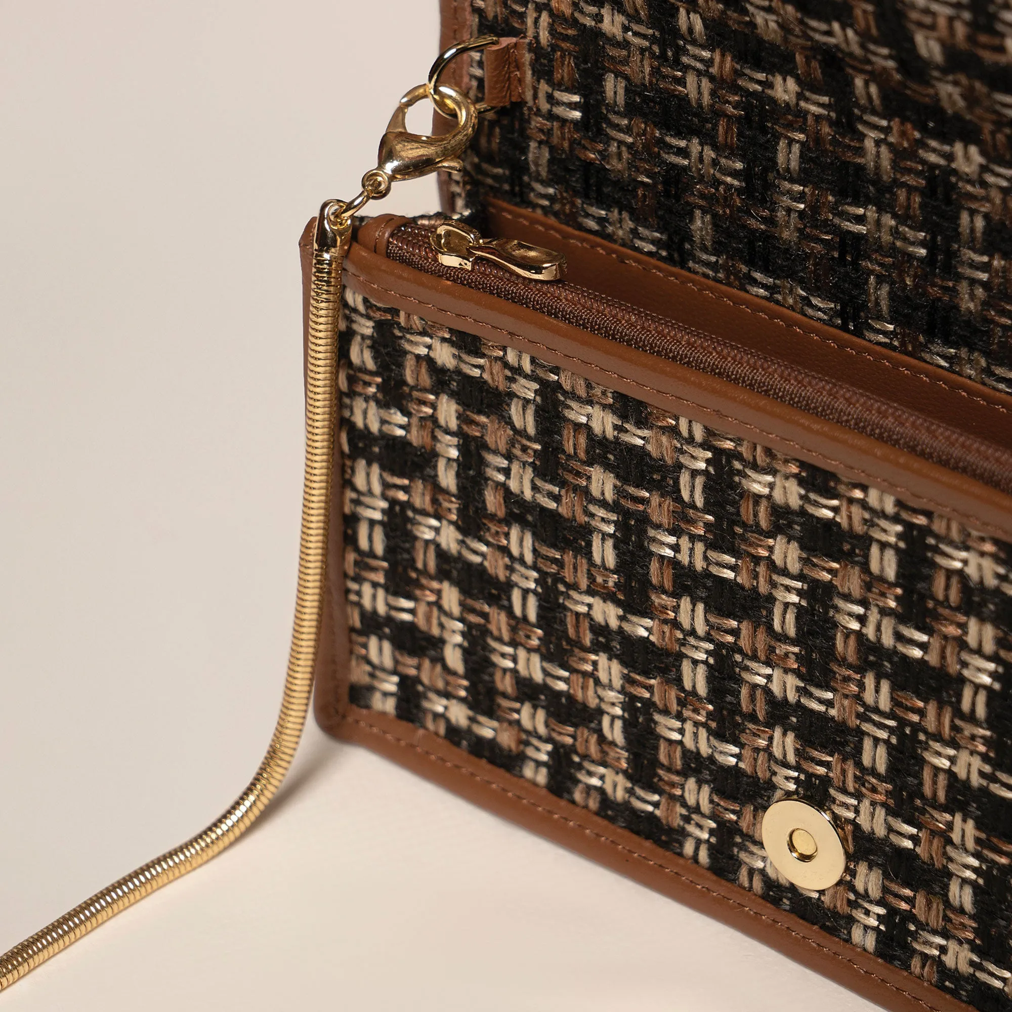 Wallet-on-Chain Woven Terracotta