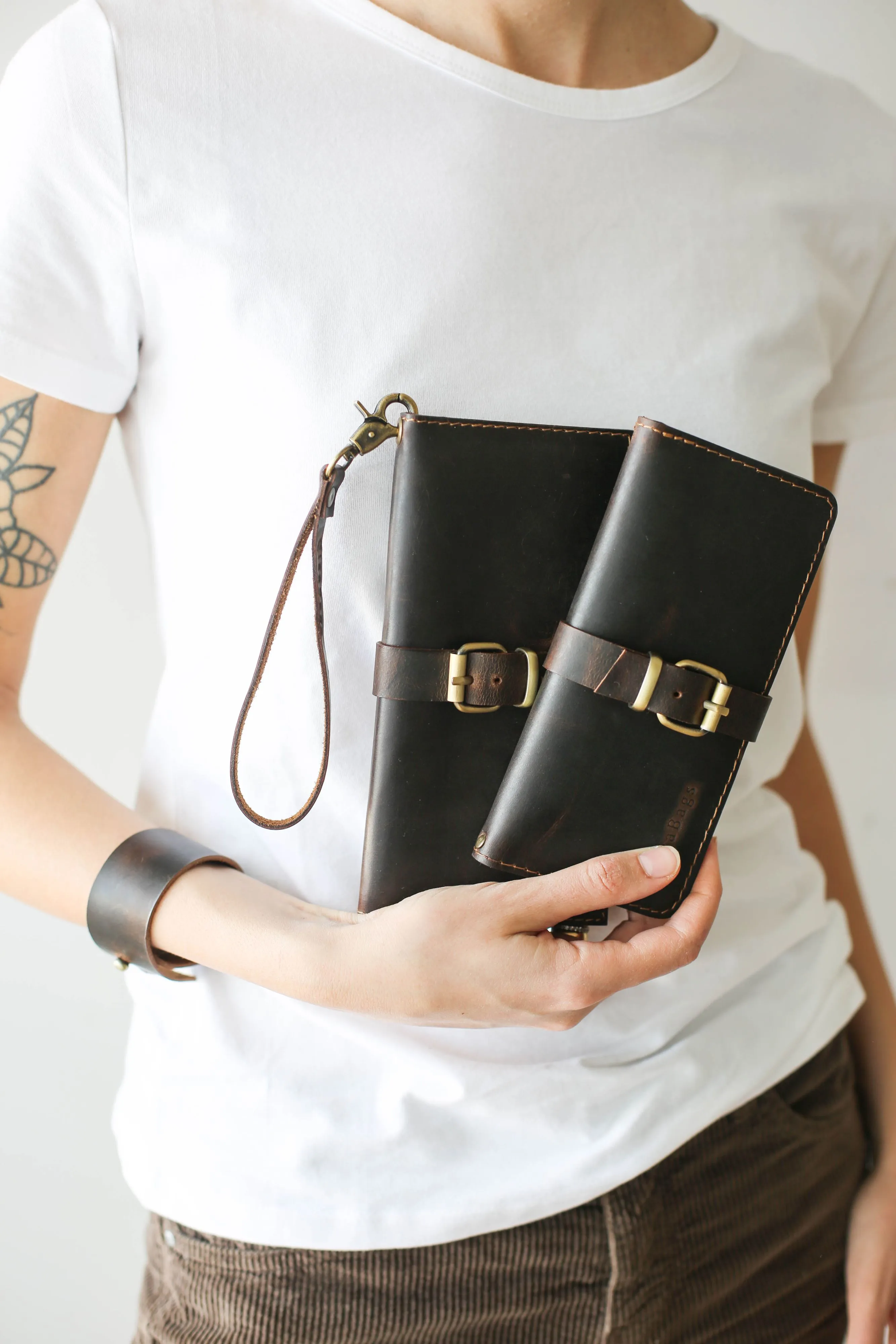 Women's Bifold Dark Brown Leather Wallet - N01